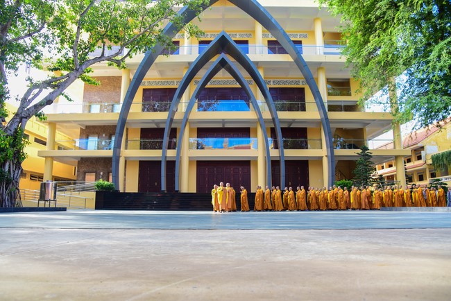 Pratimoksa commandment rite and precept listen at Hoang Phap pagoda